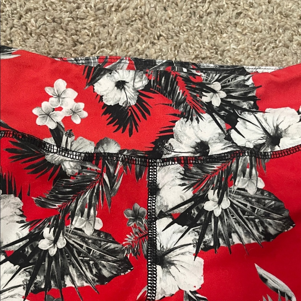 Women's Floral Red Leggings - Picture 2 of 4